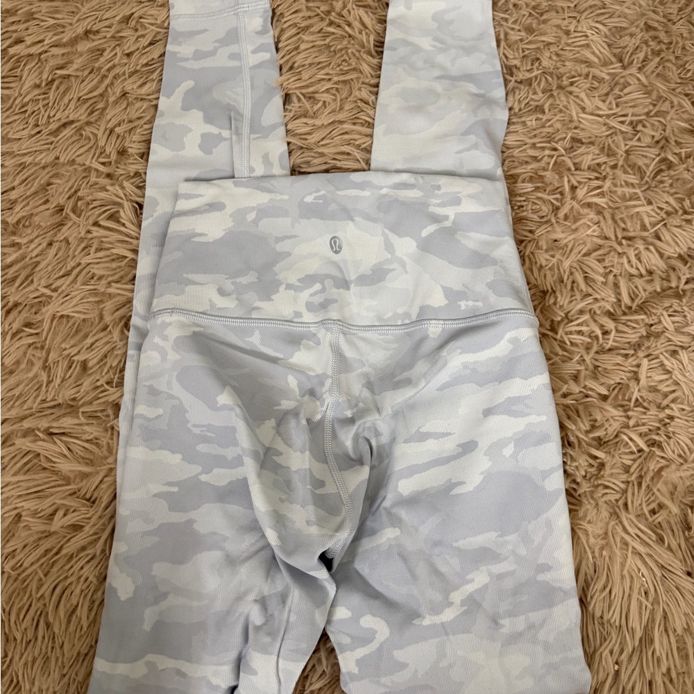 Lululemon NWT Wunder Under HR 28” Size 2